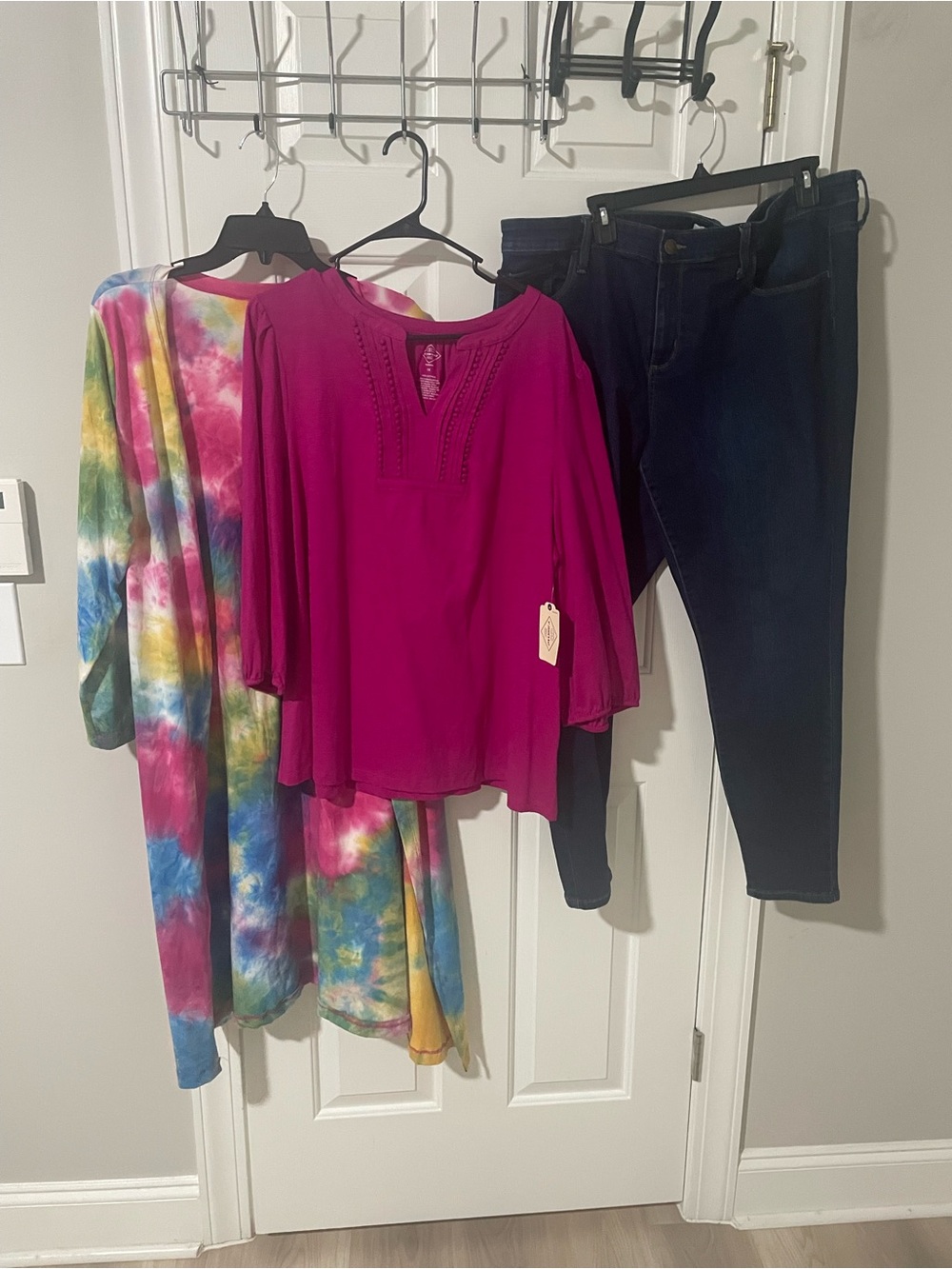 St. John’s bay 1x Peasant Tunic 20w Ava viv jeans rouge 1x tie dye cardigan